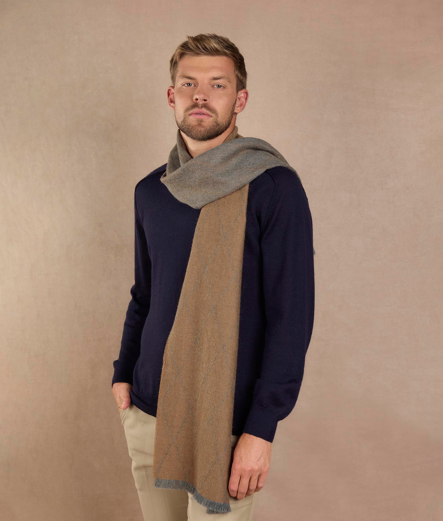 Los Coquitos Sarga Scarf - camel and heather gray