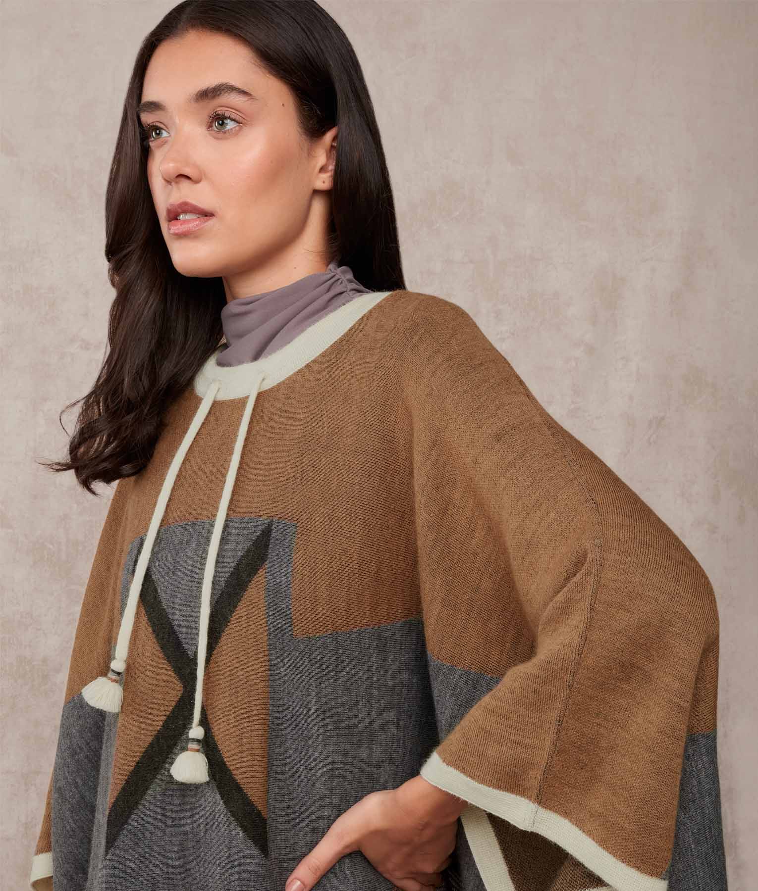La Favorita Jacquard Poncho - Tobacco And Licorice Brown