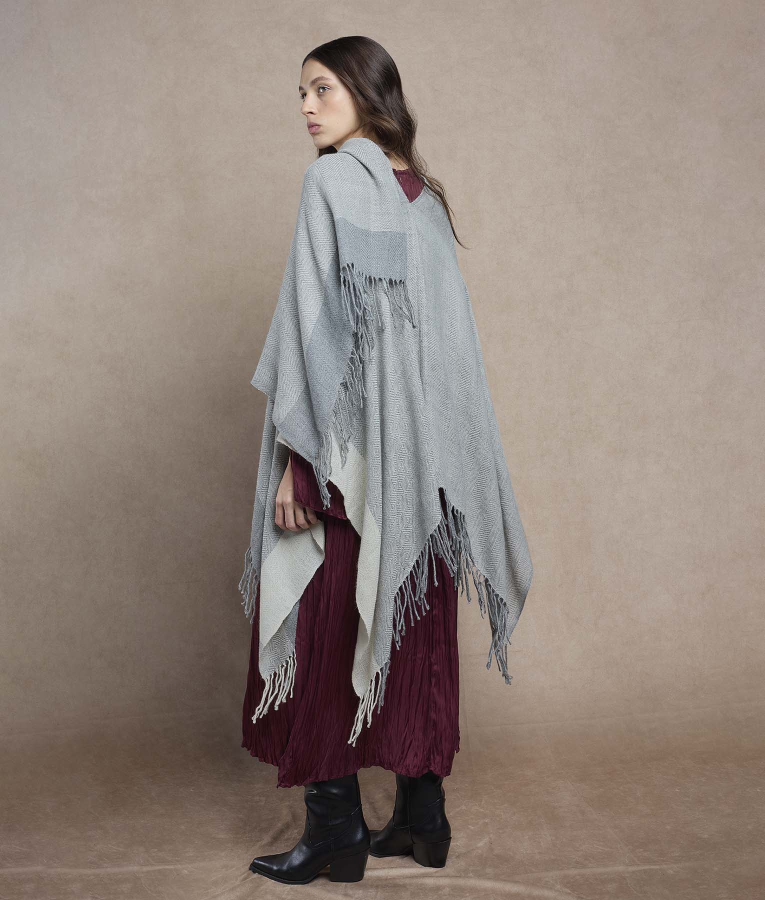 Ethnic Cape - Antique White And Supreme Gray