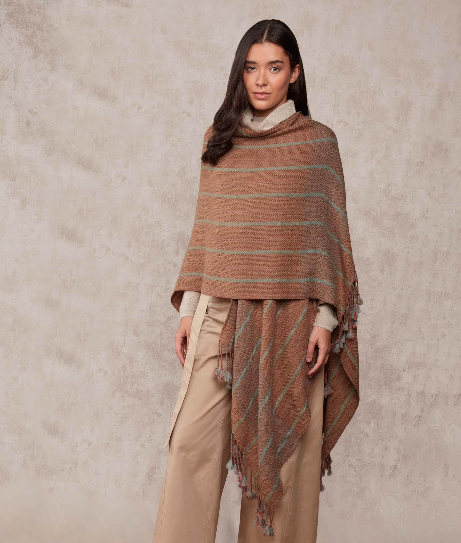 Capa Sino - Bombay Brown And Water Mist