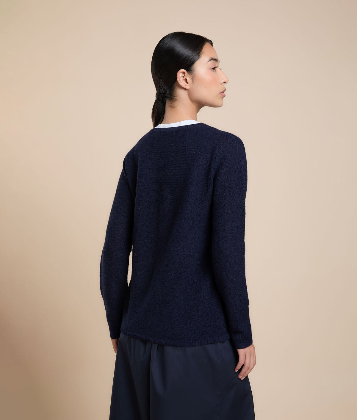 Basic V-Neck Links Sweater