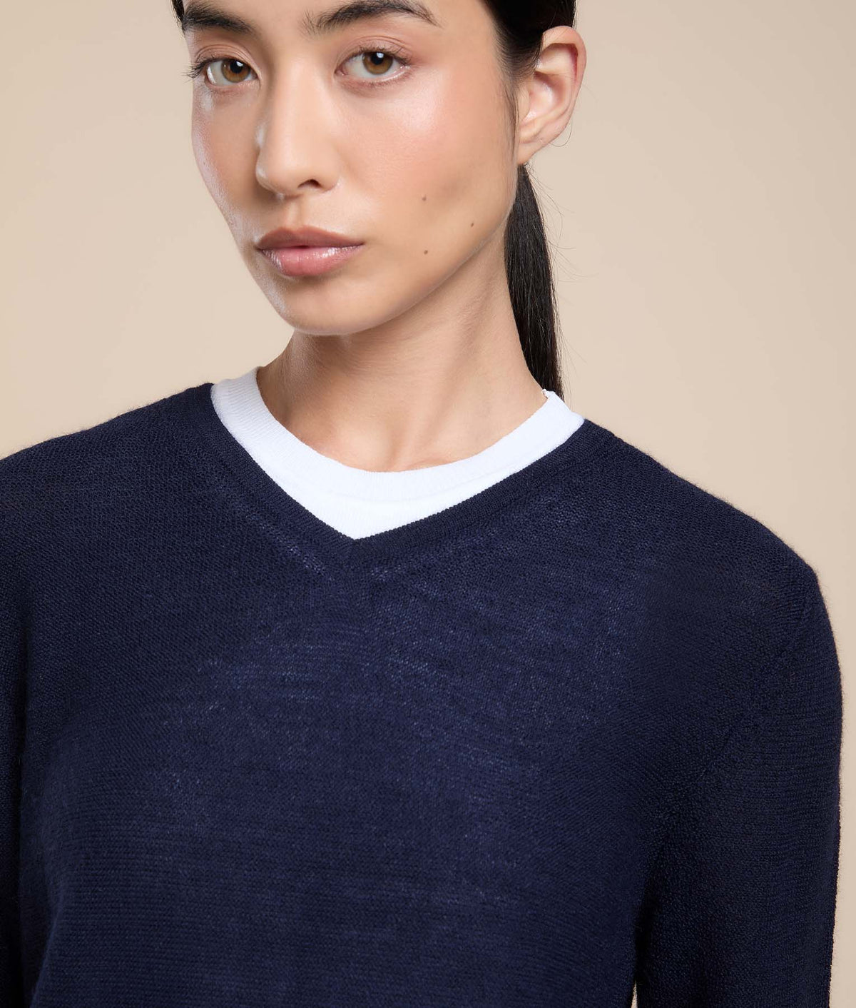 Basic V-Neck Links Sweater