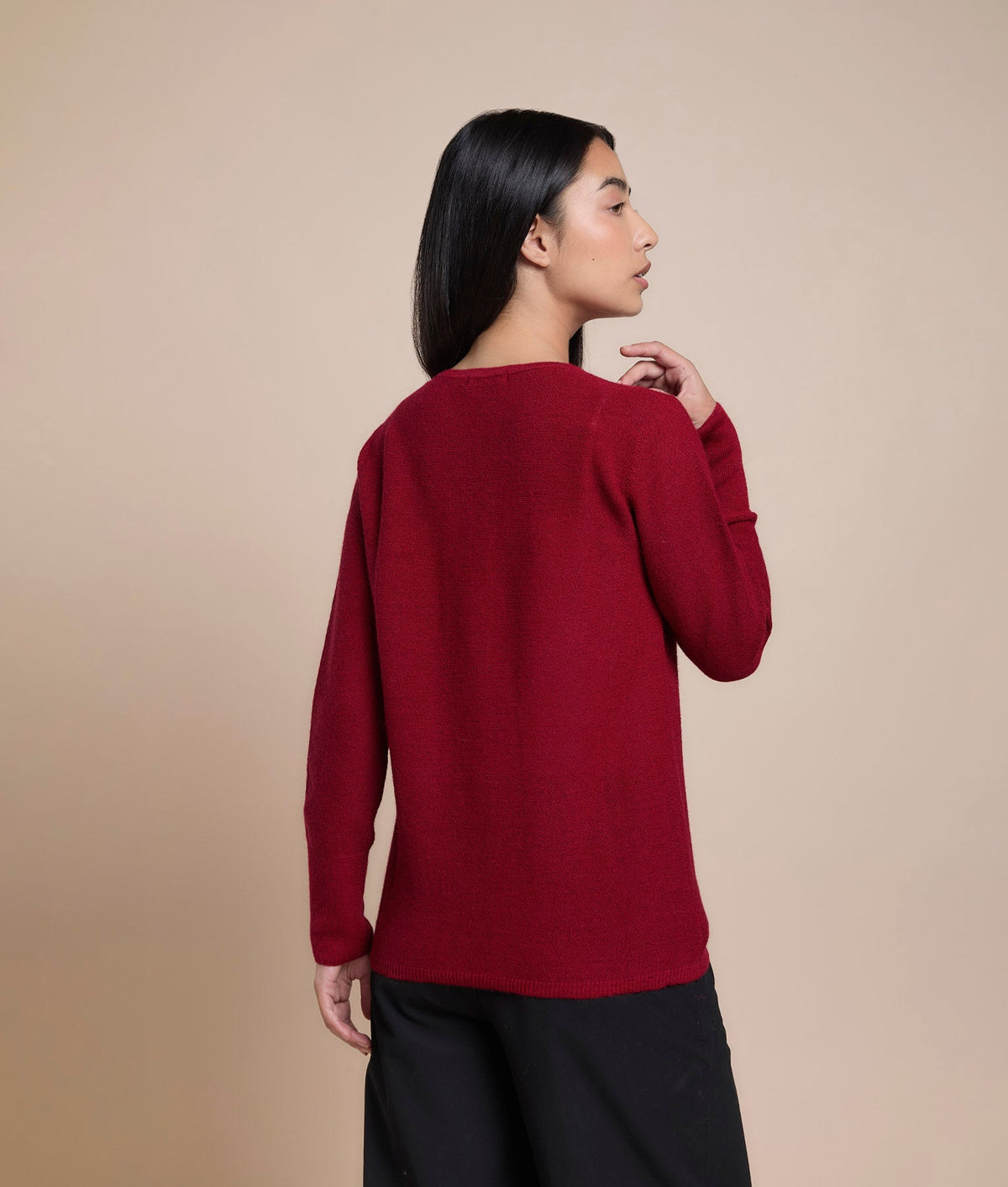 Basic V-Neck Links Sweater