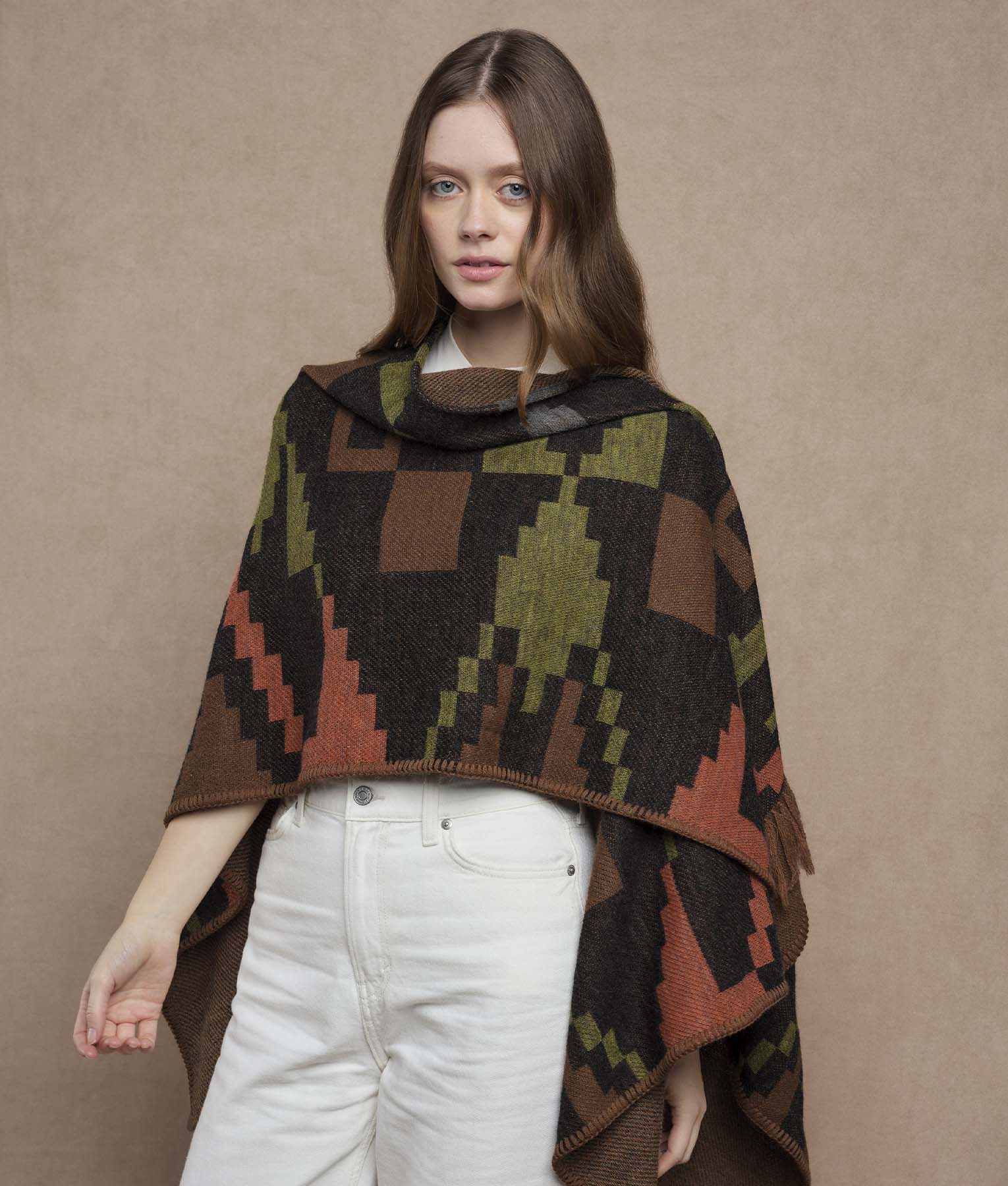 Mago Jacquard Cape
