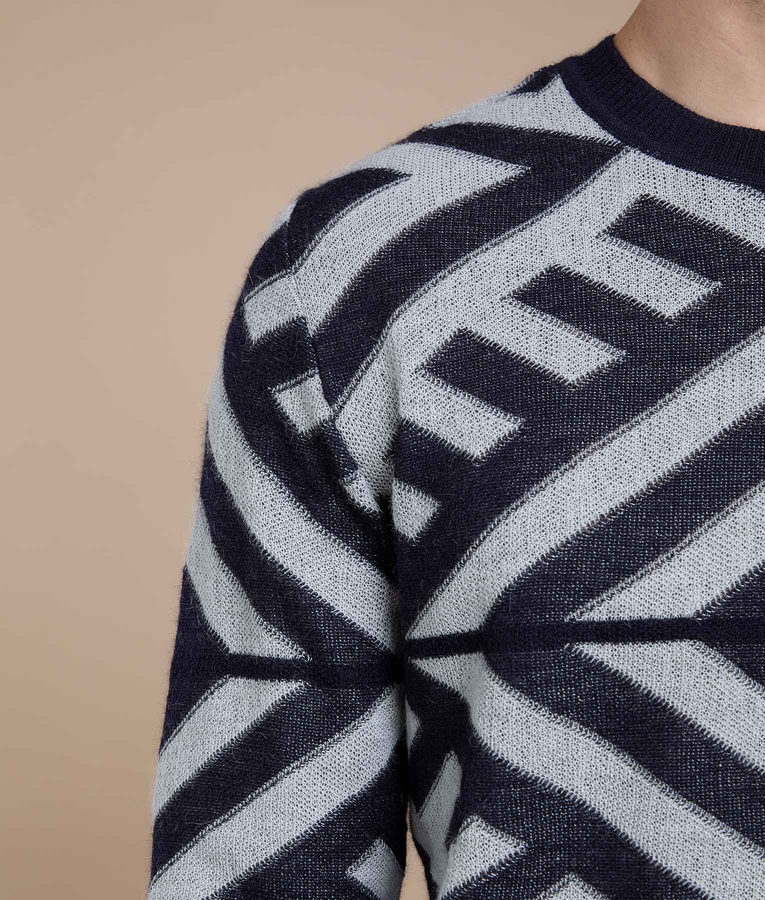 Cross-Diamond Crew Neck Pullover
