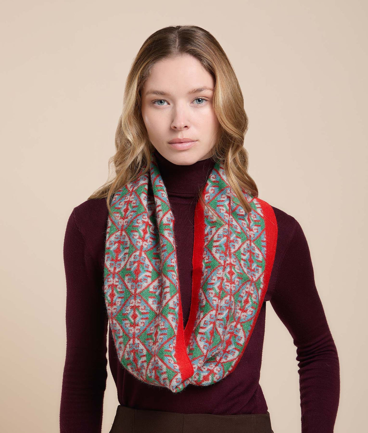 Vitrales Infinity Shawl