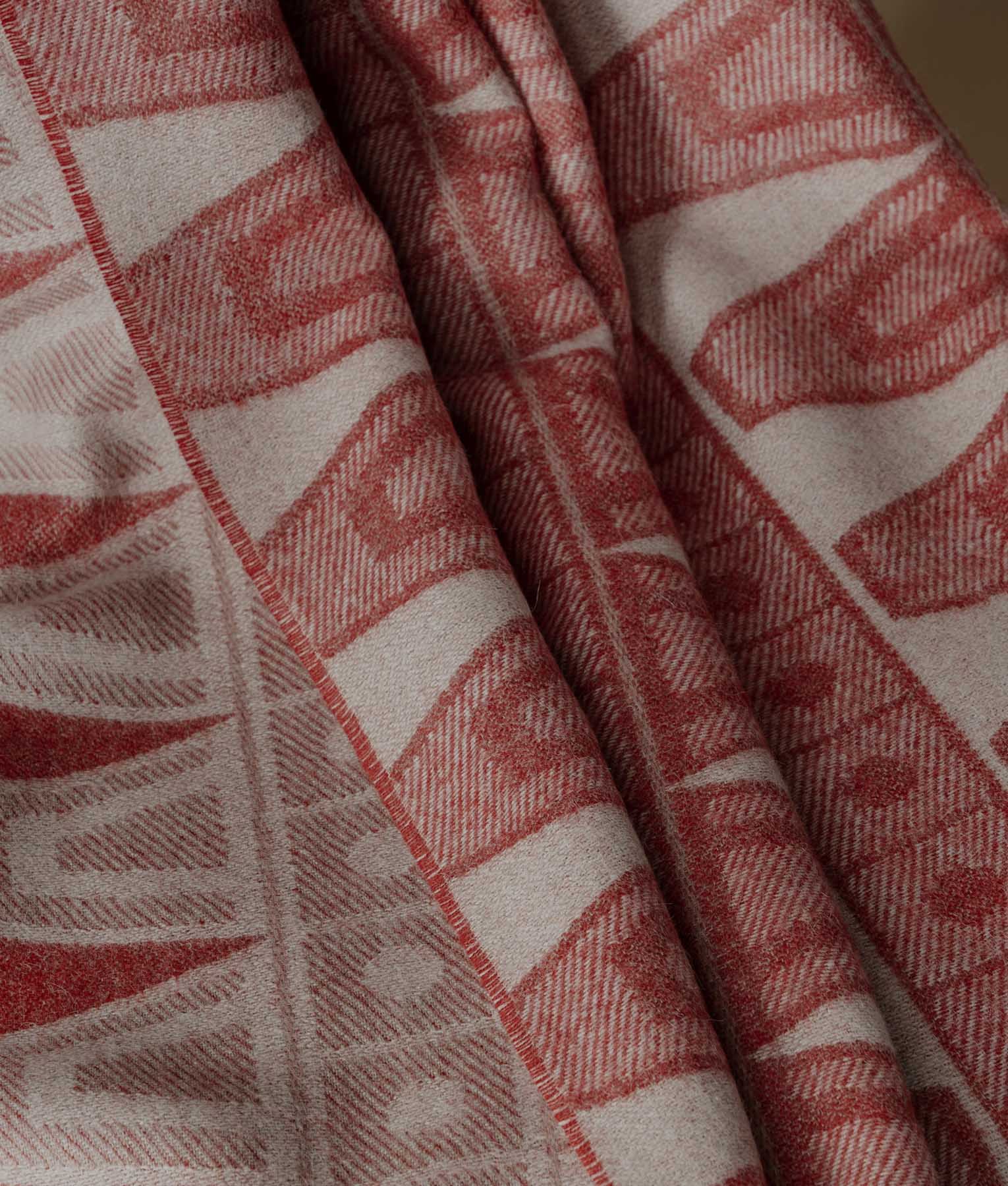 Las Andenas Throw - Silver Ray Of Light And Cranberry