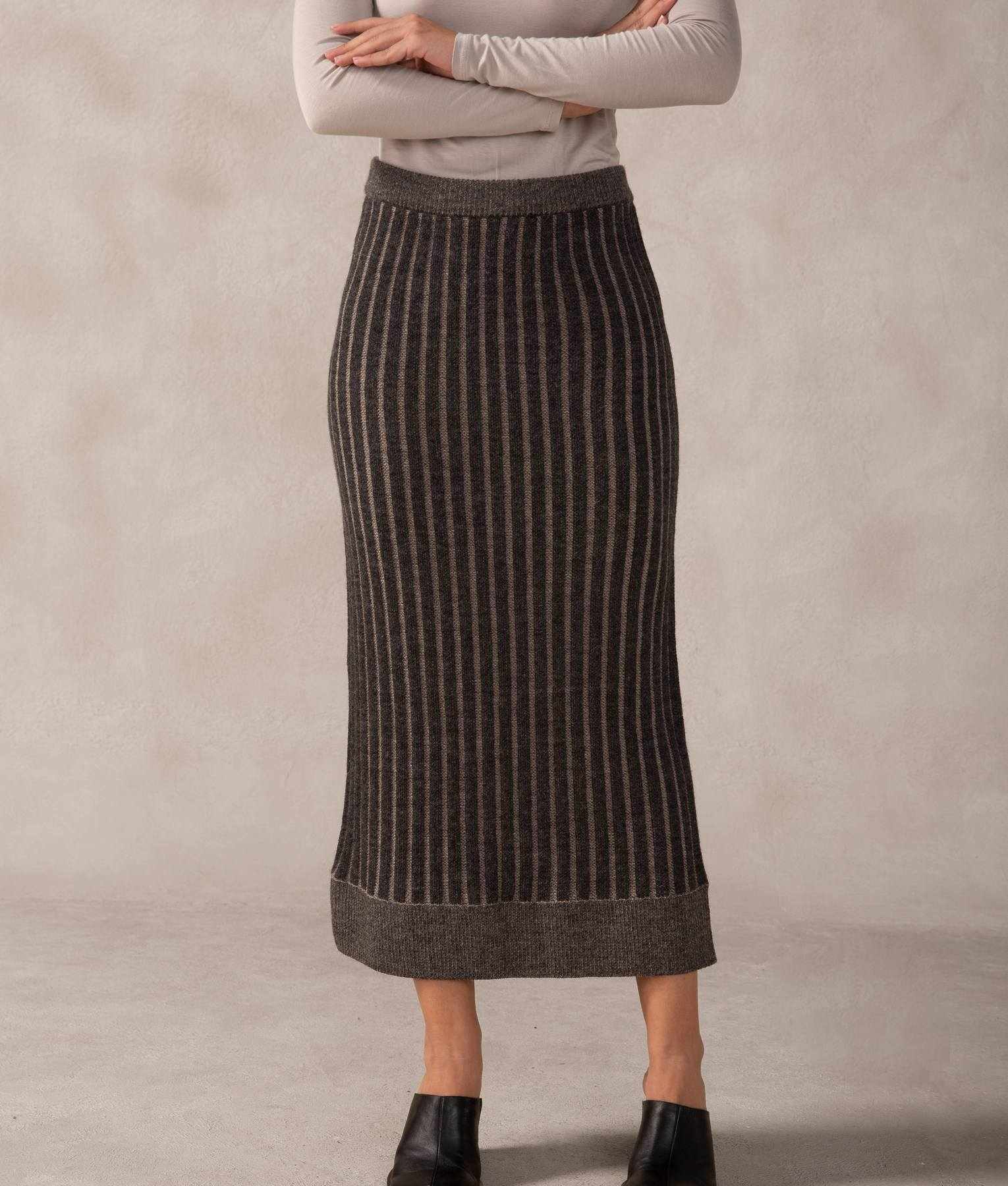 Baby alpaca Reversible Skirt – Sol Alpaca USA